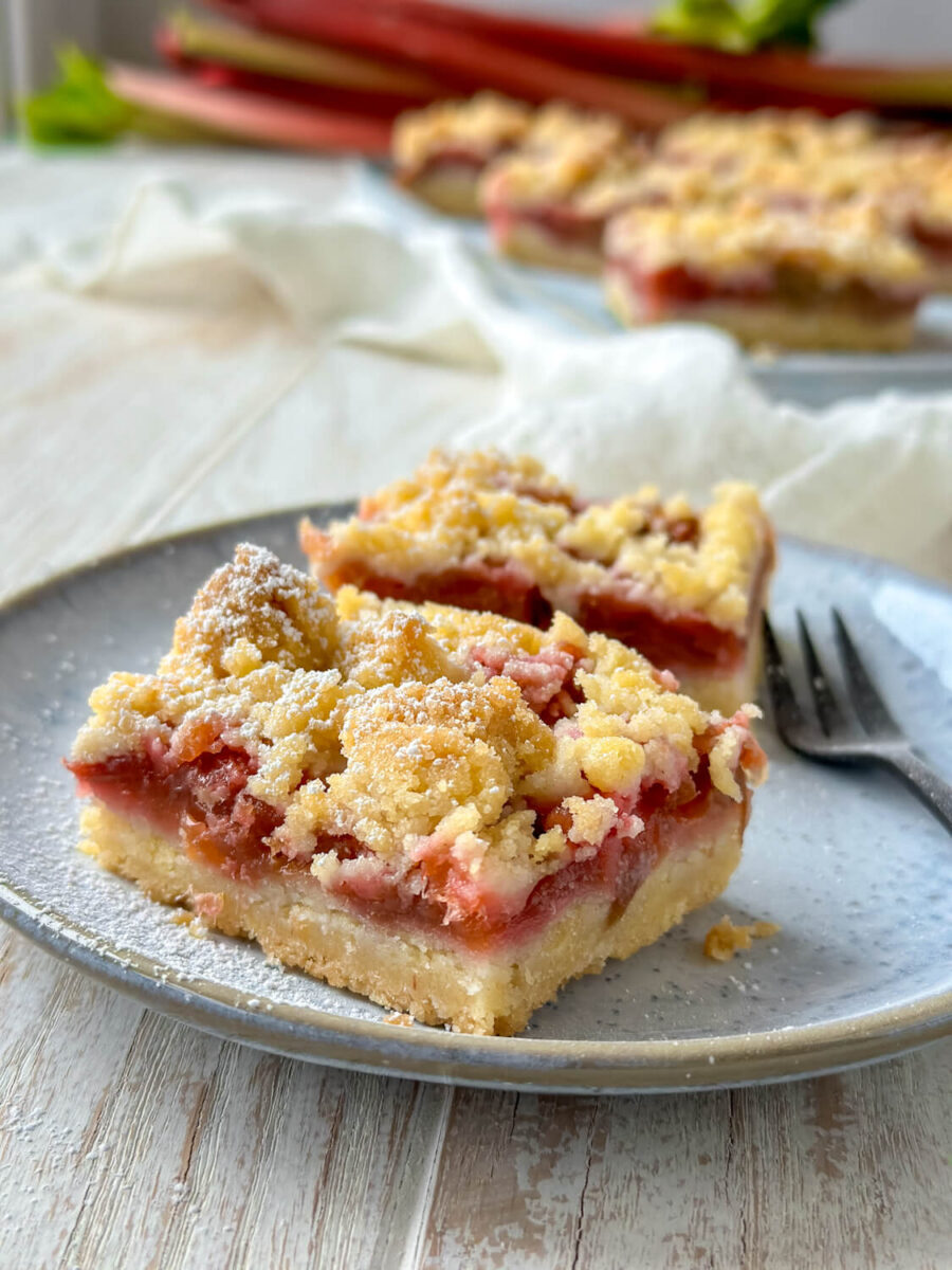 Wie du den leckersten Rhabarber Saft selbst herstellst - Einfach Malene Wie du den leckersten Rhabarber Saft selbst herstellst - Einfach Malene