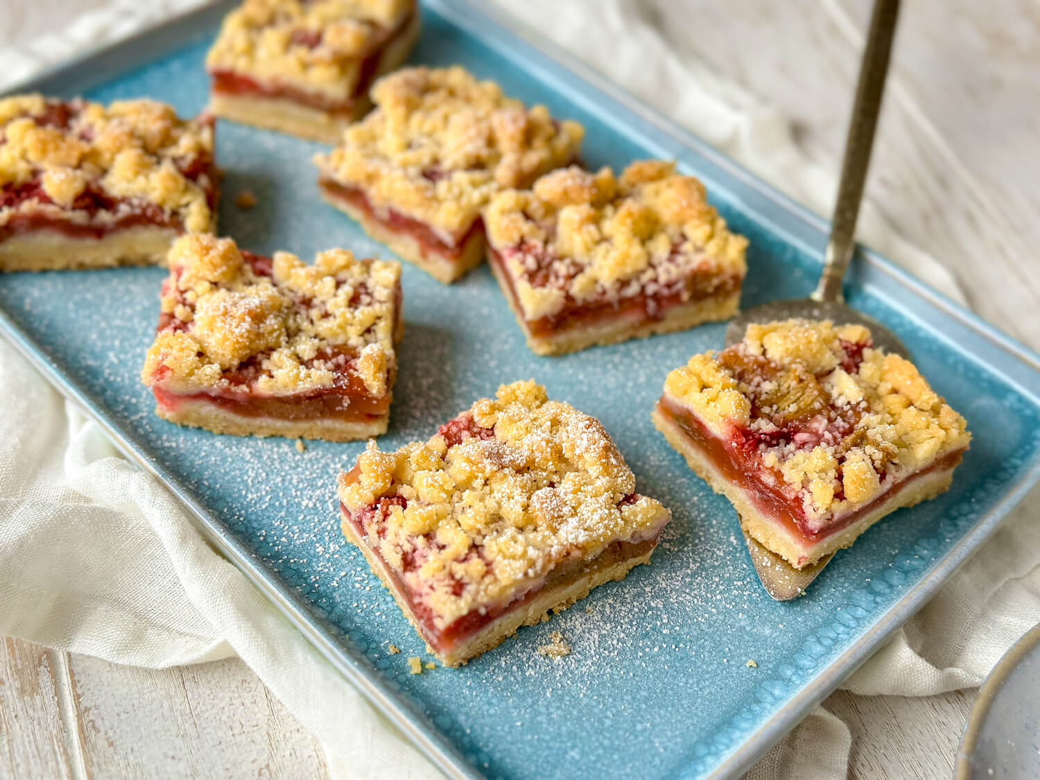 Rhabarber Streuselkuchen vom Blech - 1 Teig - super einfach und lecker ...