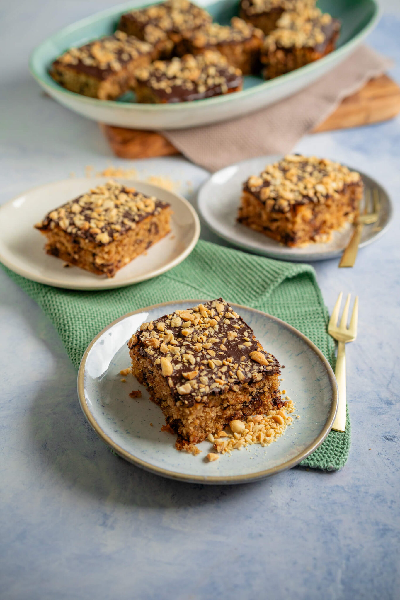 Weicher Snickers Kuchen - einfaches Rezept und mega lecker