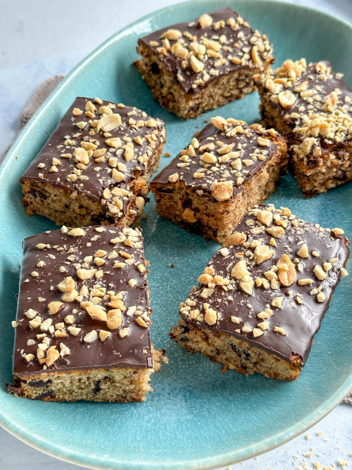 Weicher Snickers Kuchen - einfaches Rezept und mega lecker