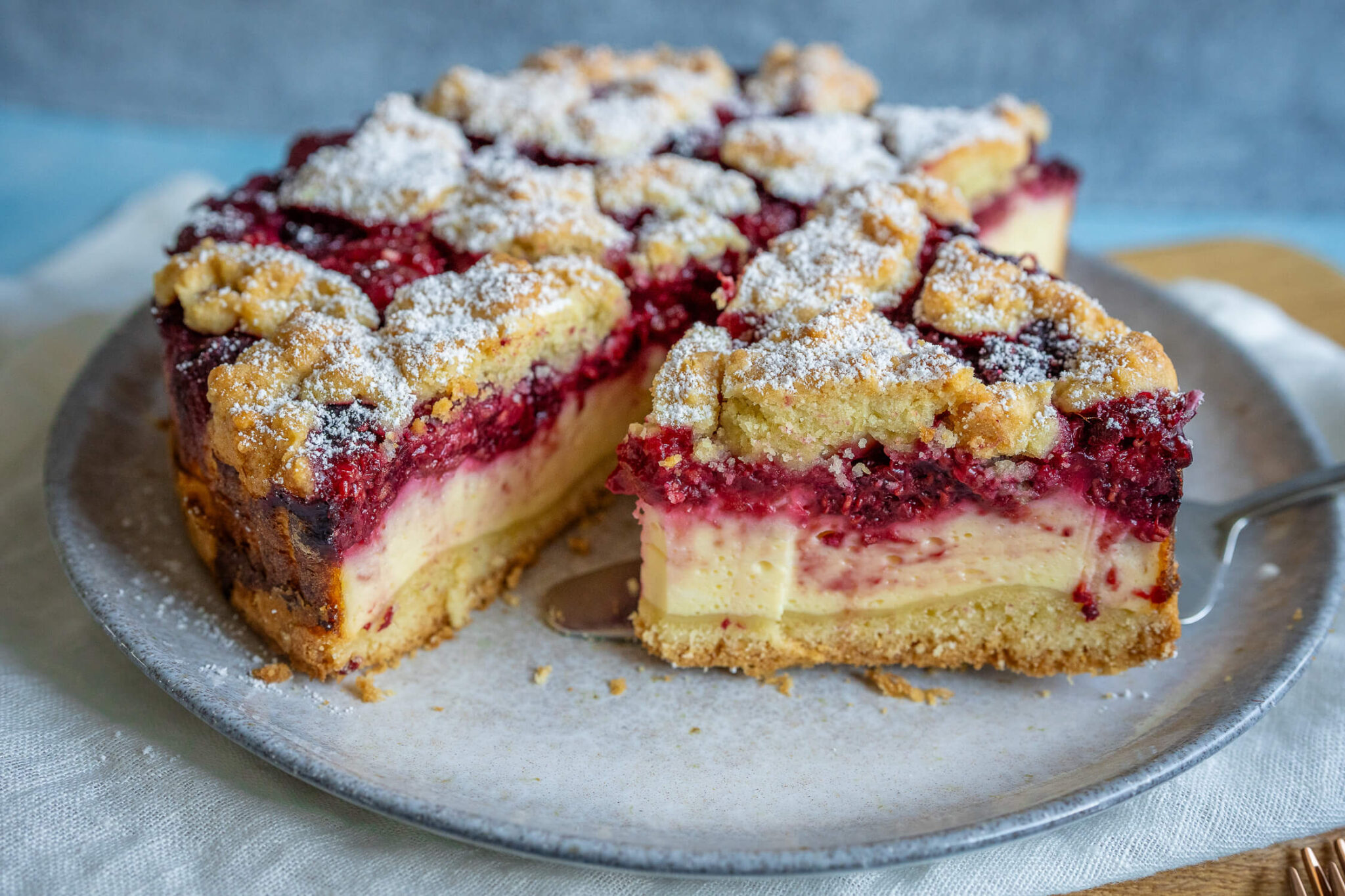 Cremiger Himbeer Käsekuchen mit Quark - einfaches Rezept Cremiger Himbeer Käsekuchen mit Quark - einfaches Rezept