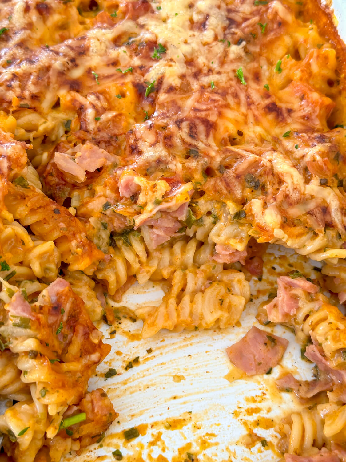 Einfacher Carbonara Kartoffelauflauf – mit Sahne und Schinken