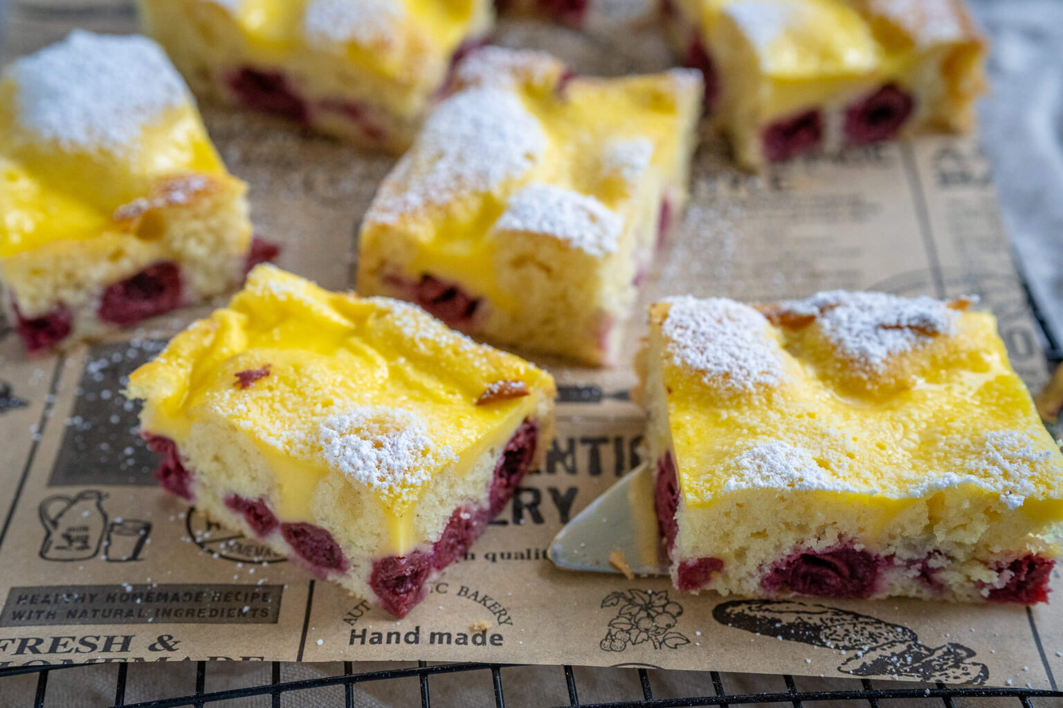 Einfaches Rezept - Kirschkuchen mit Schmand Guss