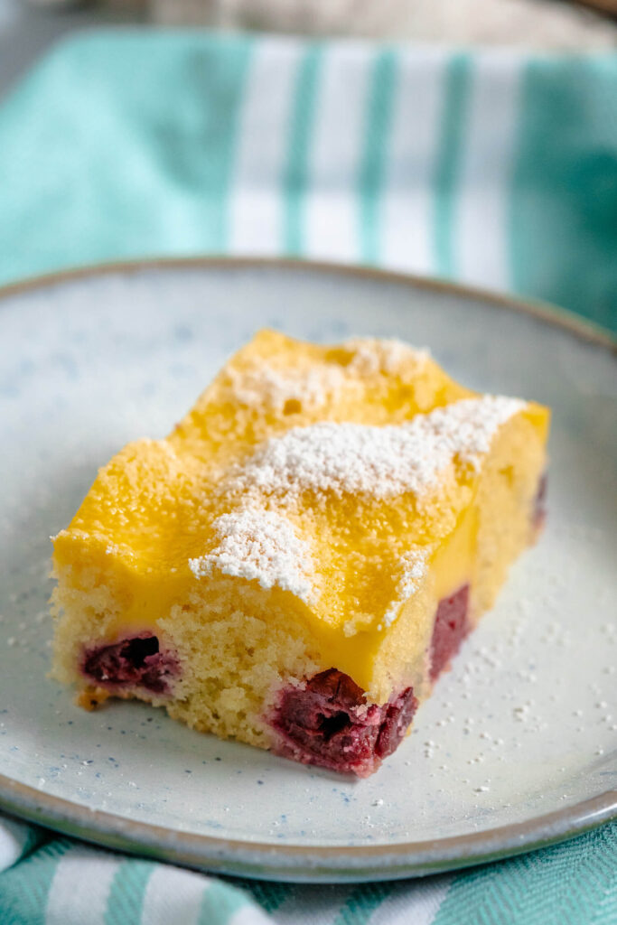 Einfaches Rezept - Kirschkuchen mit Schmand Guss