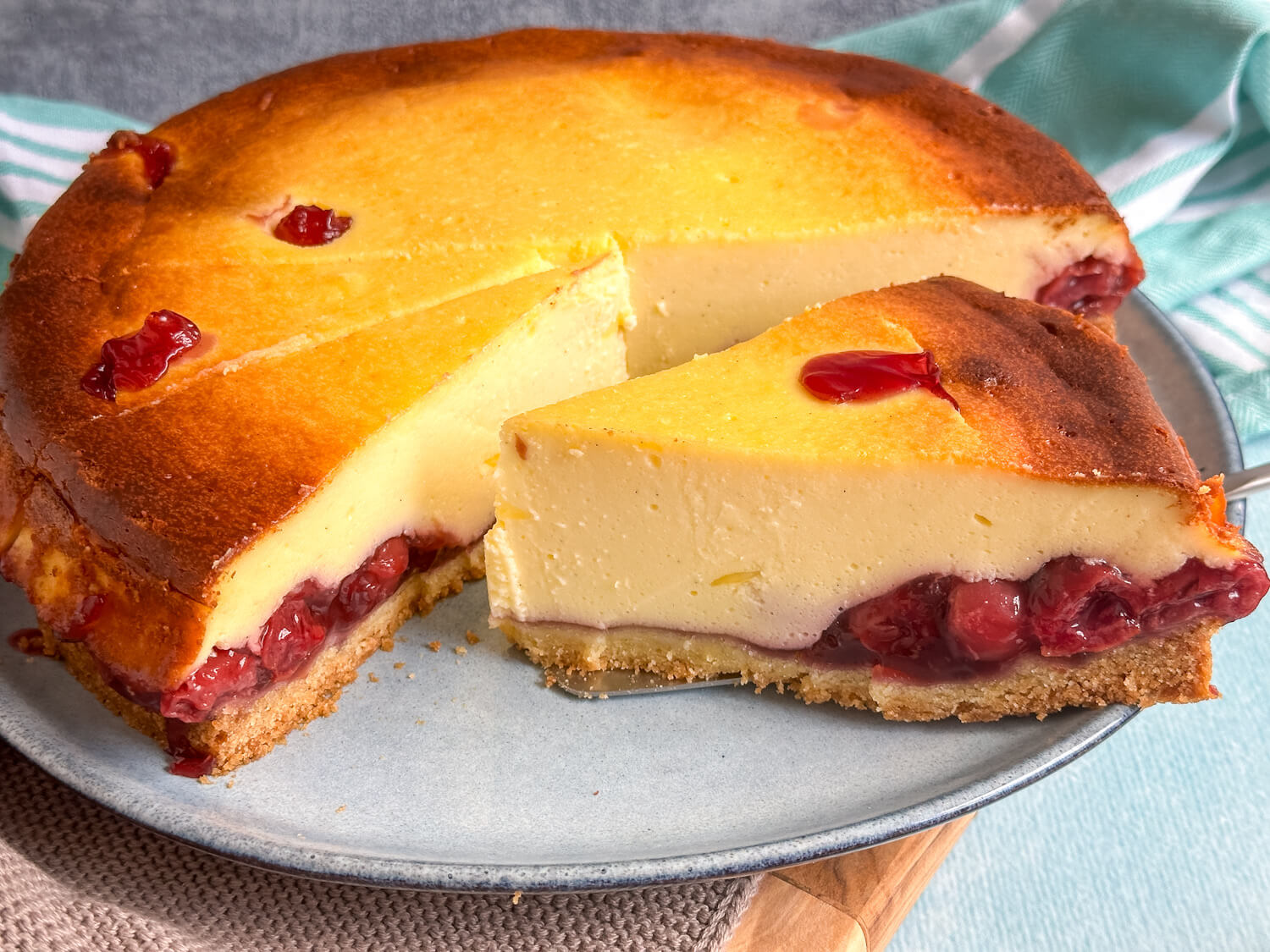 Leckeres Rezept für Käsekuchen mit Kirschen - einfache Kuchen