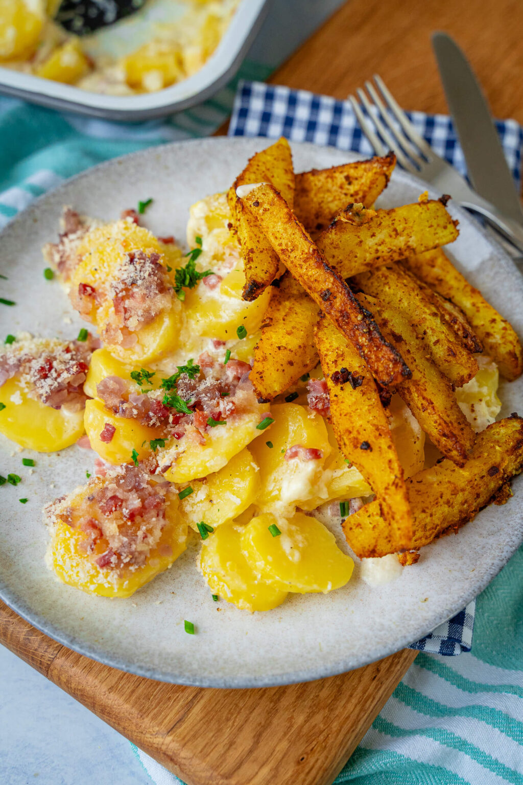 Einfacher Carbonara Kartoffelauflauf – mit Sahne und Schinken Einfacher Carbonara Kartoffelauflauf – mit Sahne und Schinken