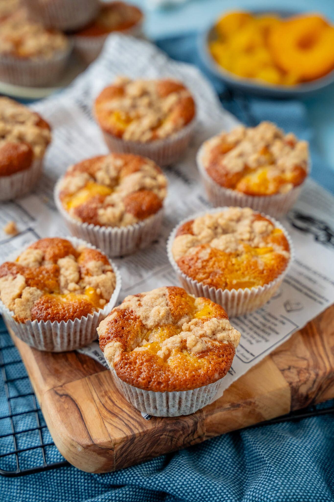 Pfirsich-Streusel-Muffins - saftige Muffins mit Zimtstreuseln - Einfach ...