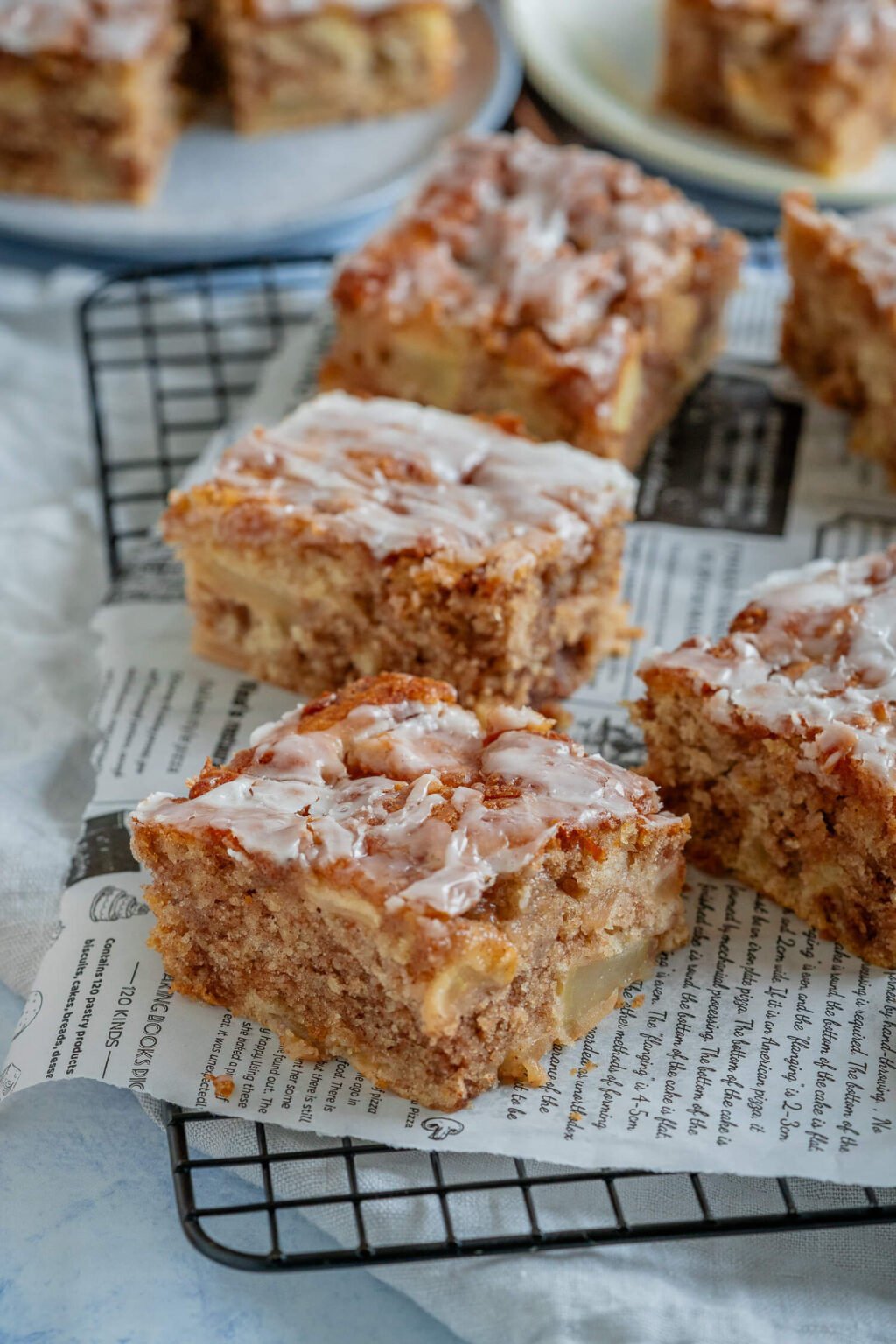 Zimtschnecken-Apfelkuchen – saftig &amp; einfach mit Rührteig
