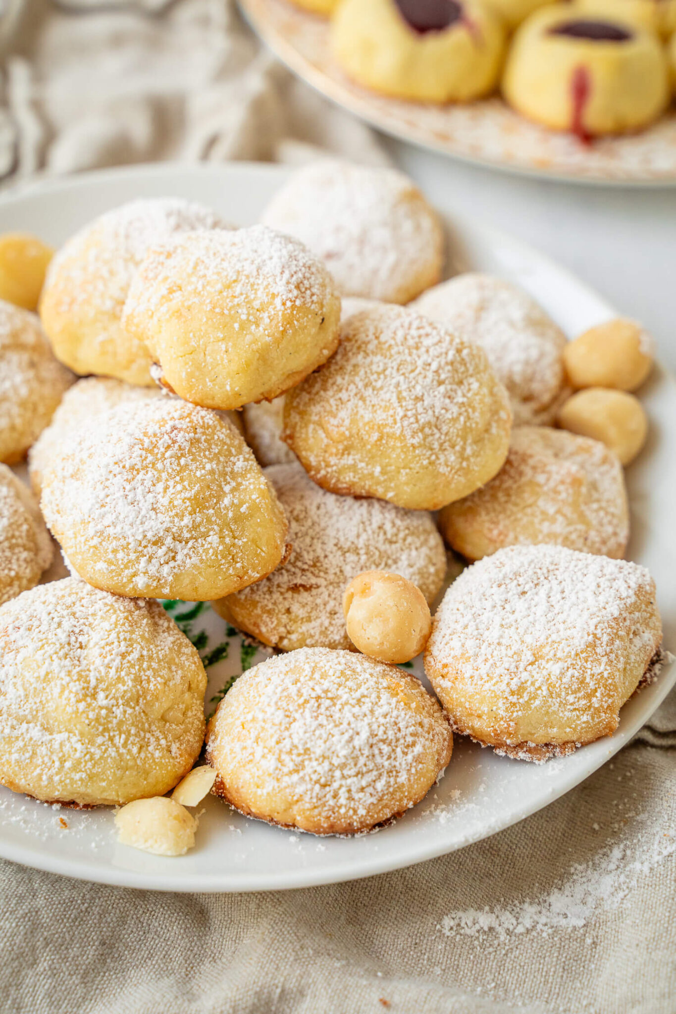 Macadamia Schneebälle -Plätzchen mit weißer Schokolade - Einfach Malene