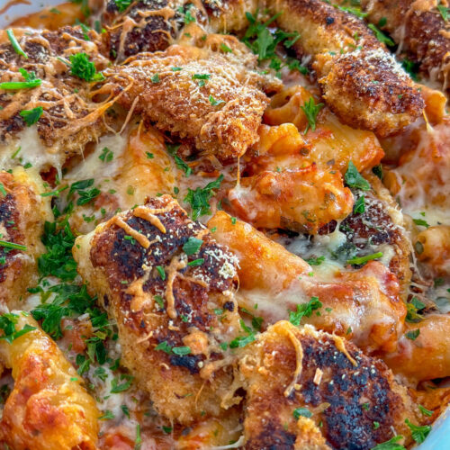 Einfaches Nudelauflauf Rezept mit knusprigem Hähnchen
