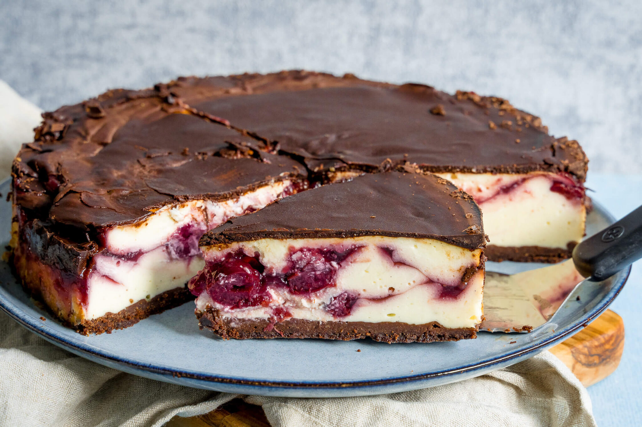 Käsekuchen mit Kirschen Rezepte - einfach &amp; cremig backen