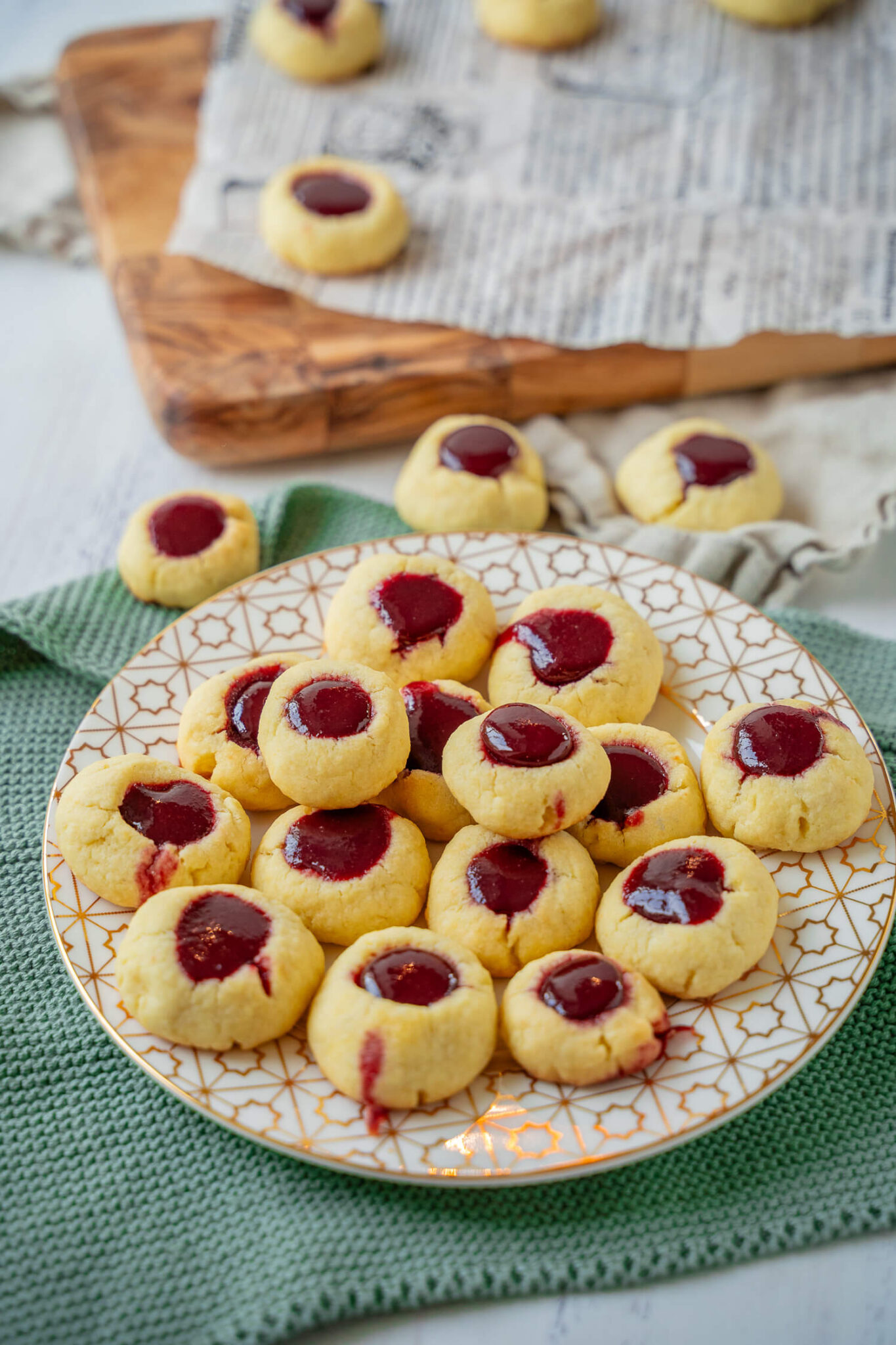 Husarenkrapfen - einfache Mandel-Plätzchen mit Marmelade - Einfach Malene
