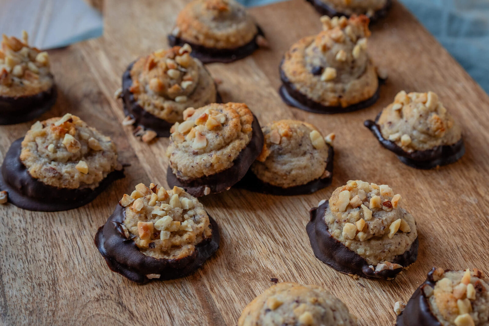 Nuss Marzipan Makronen - super saftig und lecker Nuss Marzipan Makronen - super saftig und lecker