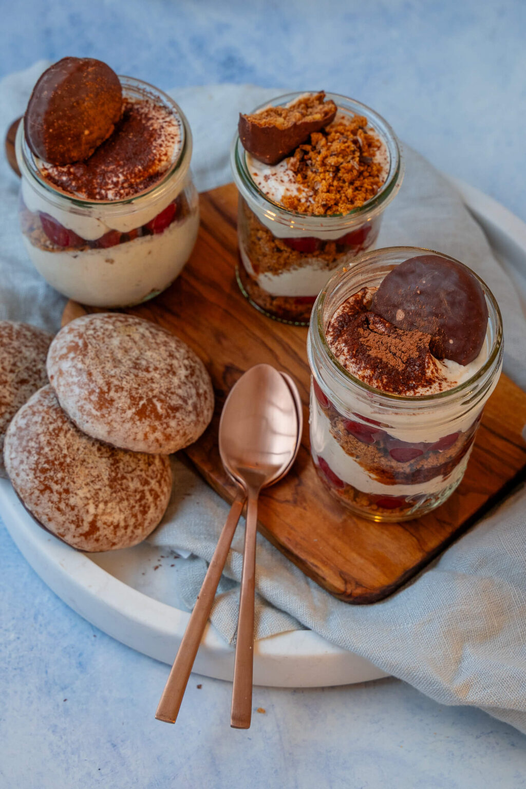 Lebkuchen-Kirsch-Dessert im Glas – einfaches Rezept - Einfach Malene