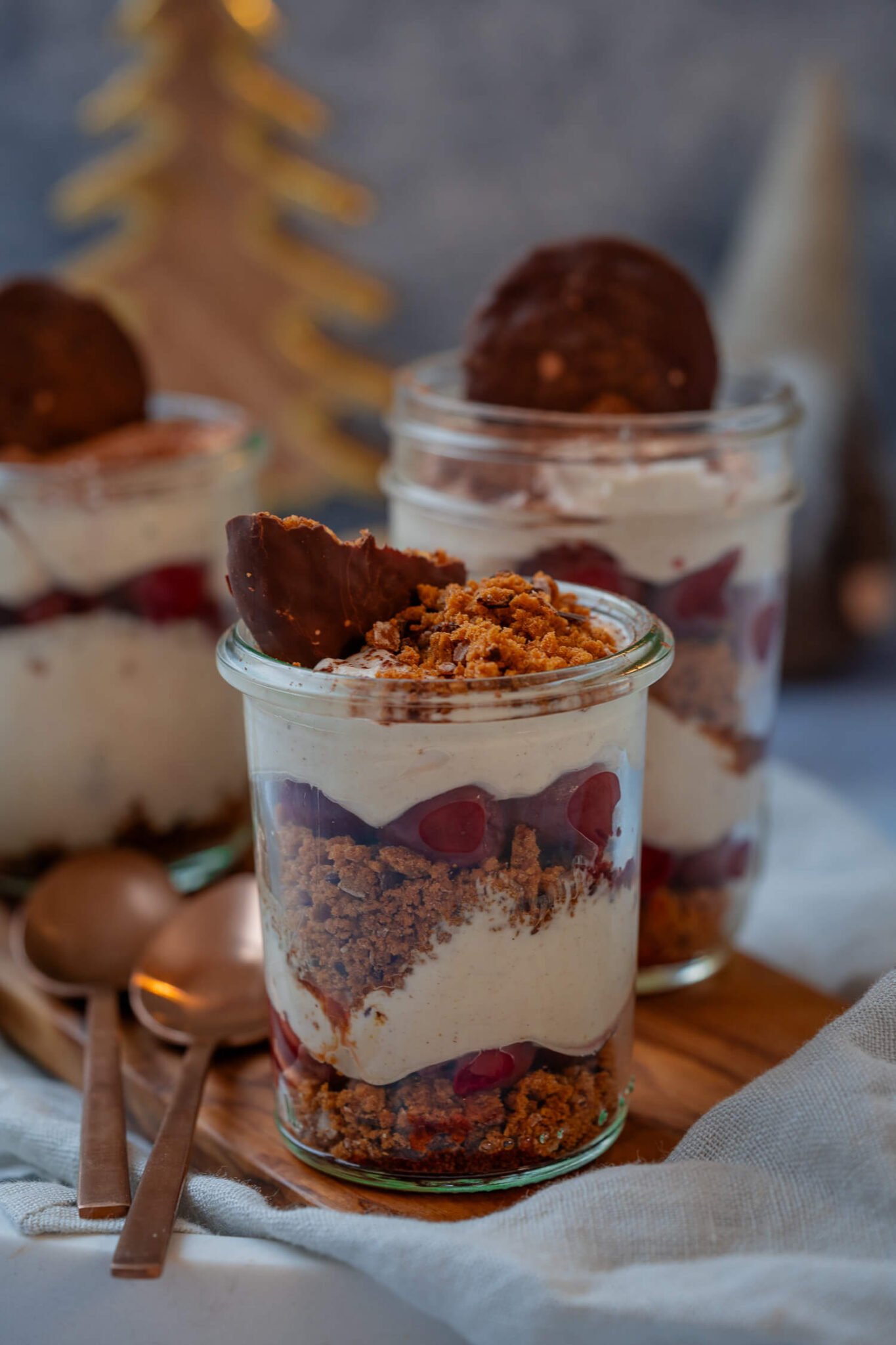 Lebkuchen-Kirsch-Dessert im Glas – einfaches Rezept - Einfach Malene