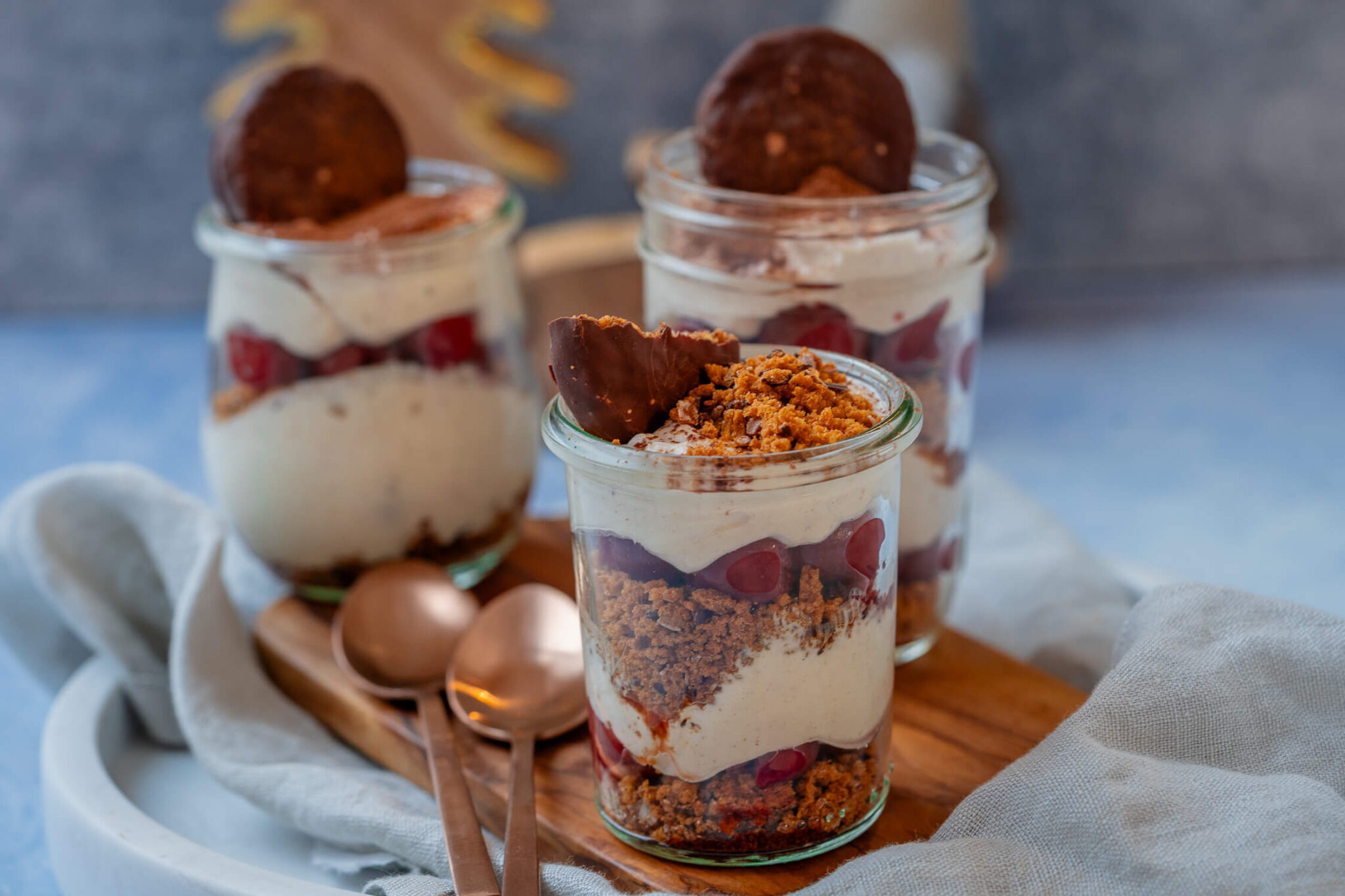 Lebkuchen-Kirsch-Dessert im Glas – einfaches Rezept - Einfach Malene