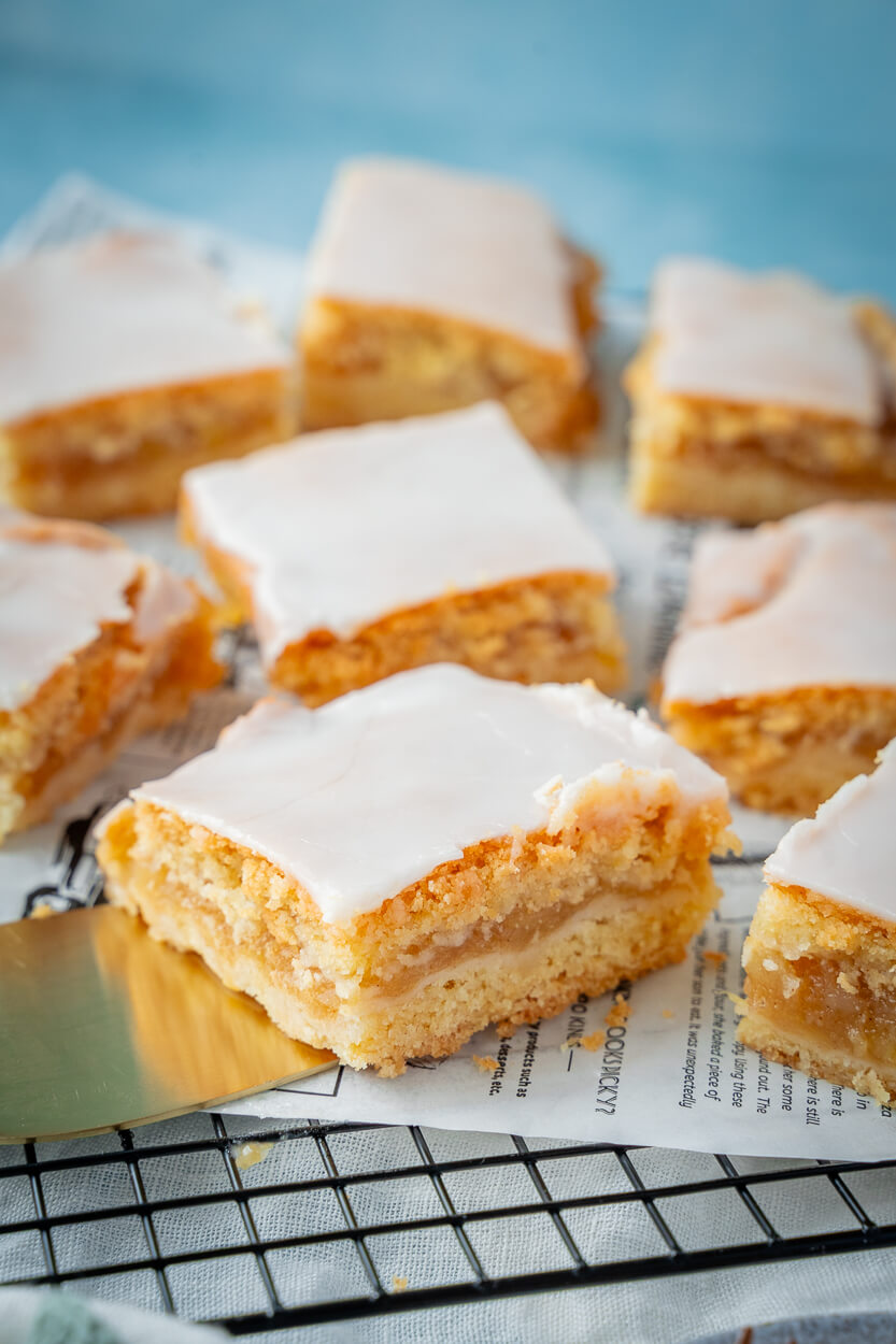 Omas Apfelmuskuchen vom Blech – einfach & richtig lecker Omas Apfelmuskuchen vom Blech – einfach & richtig lecker