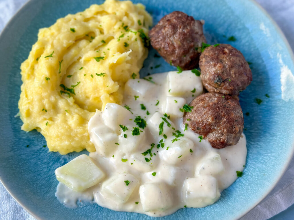 Rahmkohlrabi – einfaches Rezept für Gemüse in cremiger Soße - Einfach ...