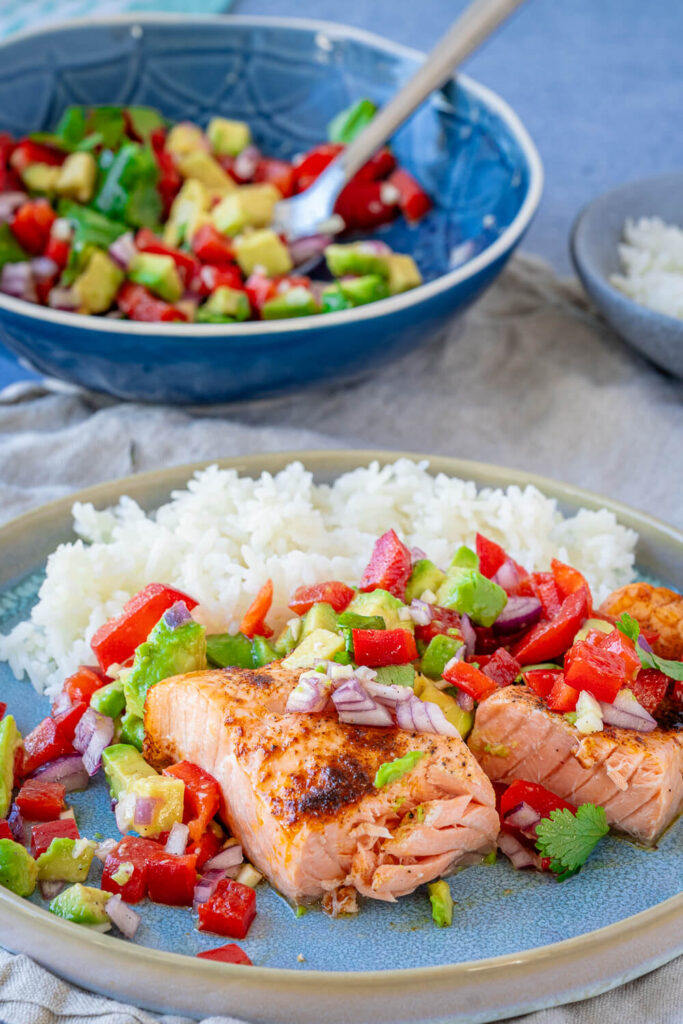 Lachs mit Avocado Salsa