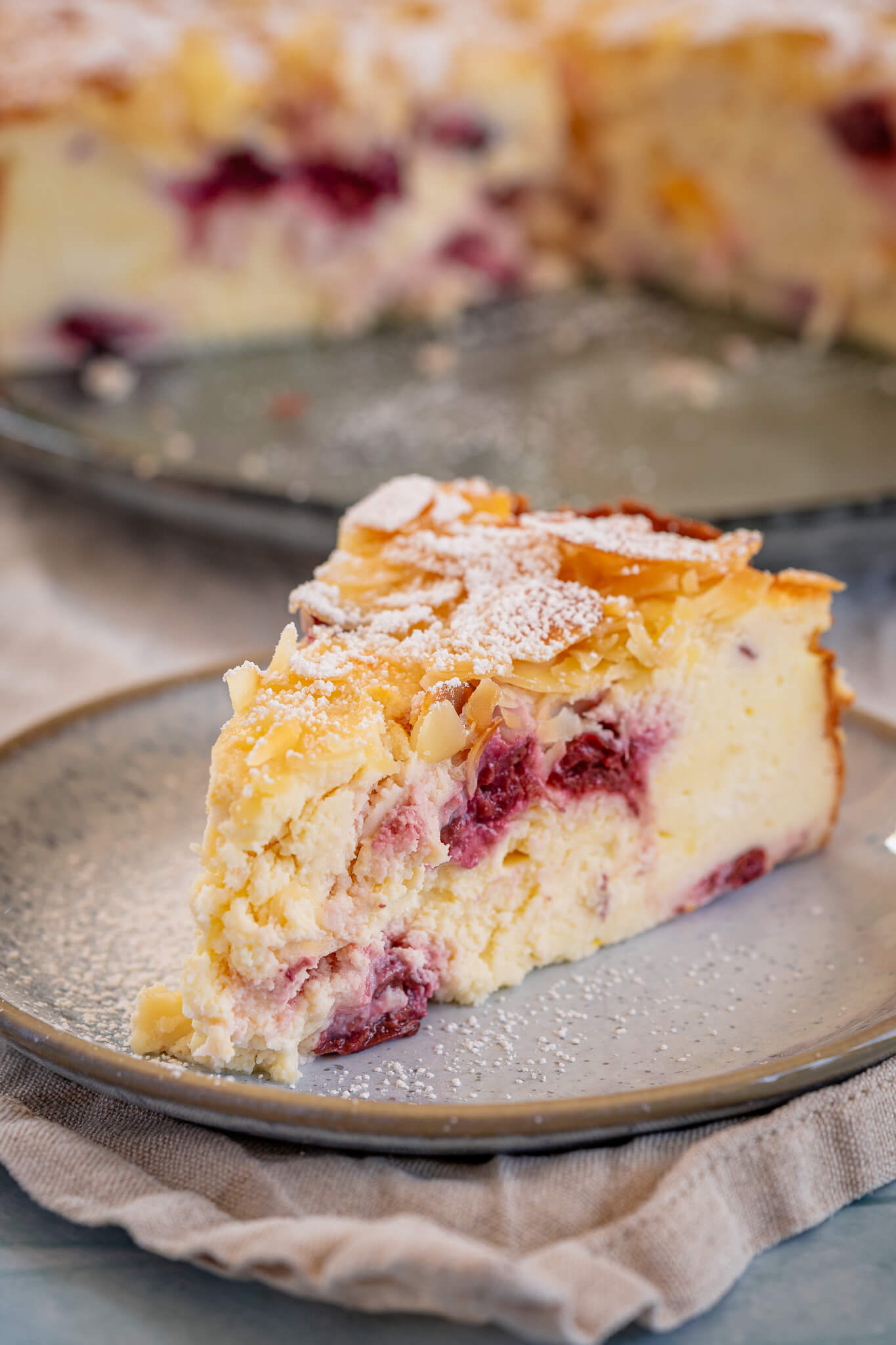 Omas Käsekuchen mit Kirschen