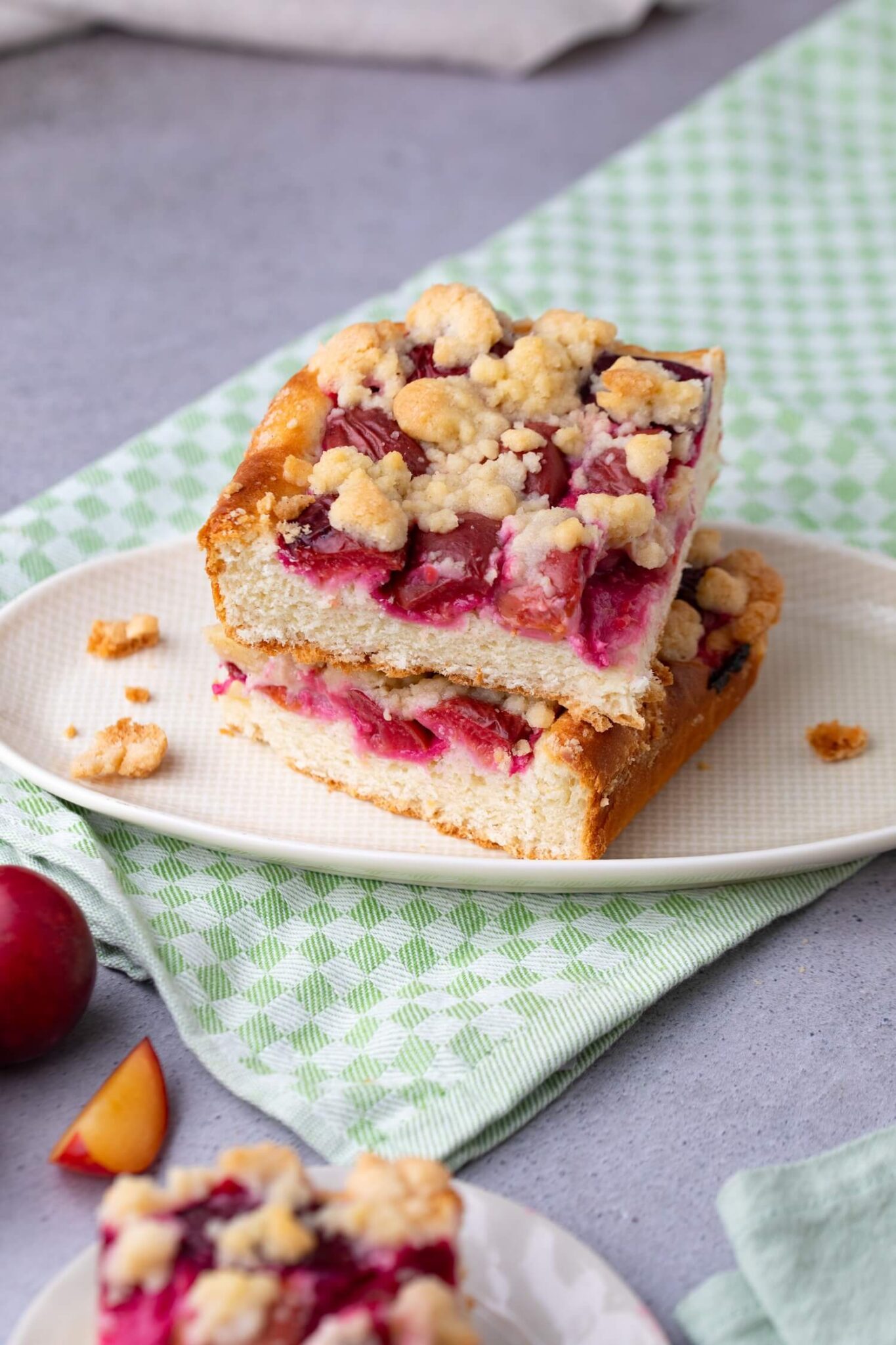 Pflaumenkuchen mit Zimt und Zucker - mega saftig und lecker