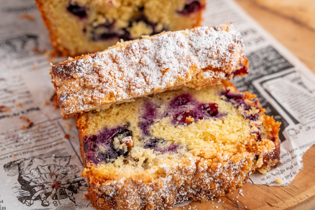 Zitronenkuchen mit Heidelbeeren