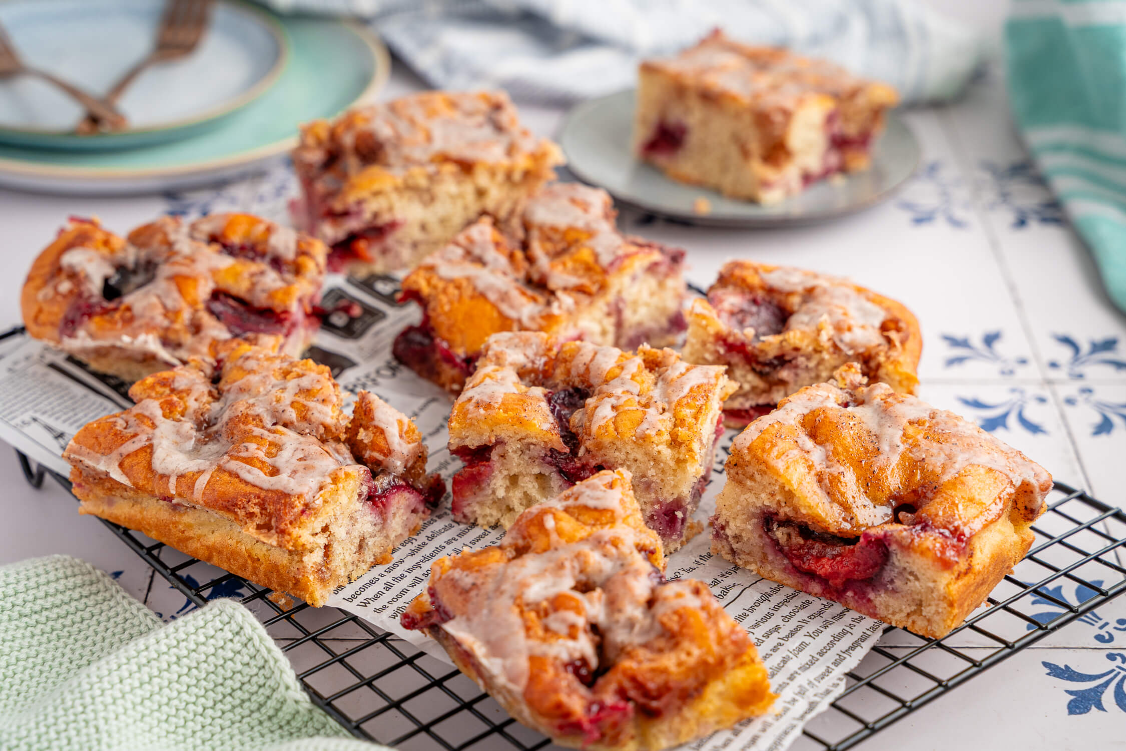 Zimtschnecken-Kuchen mit Pflaumen