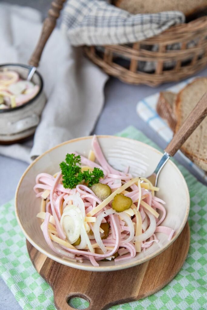 wurstsalat mit käse