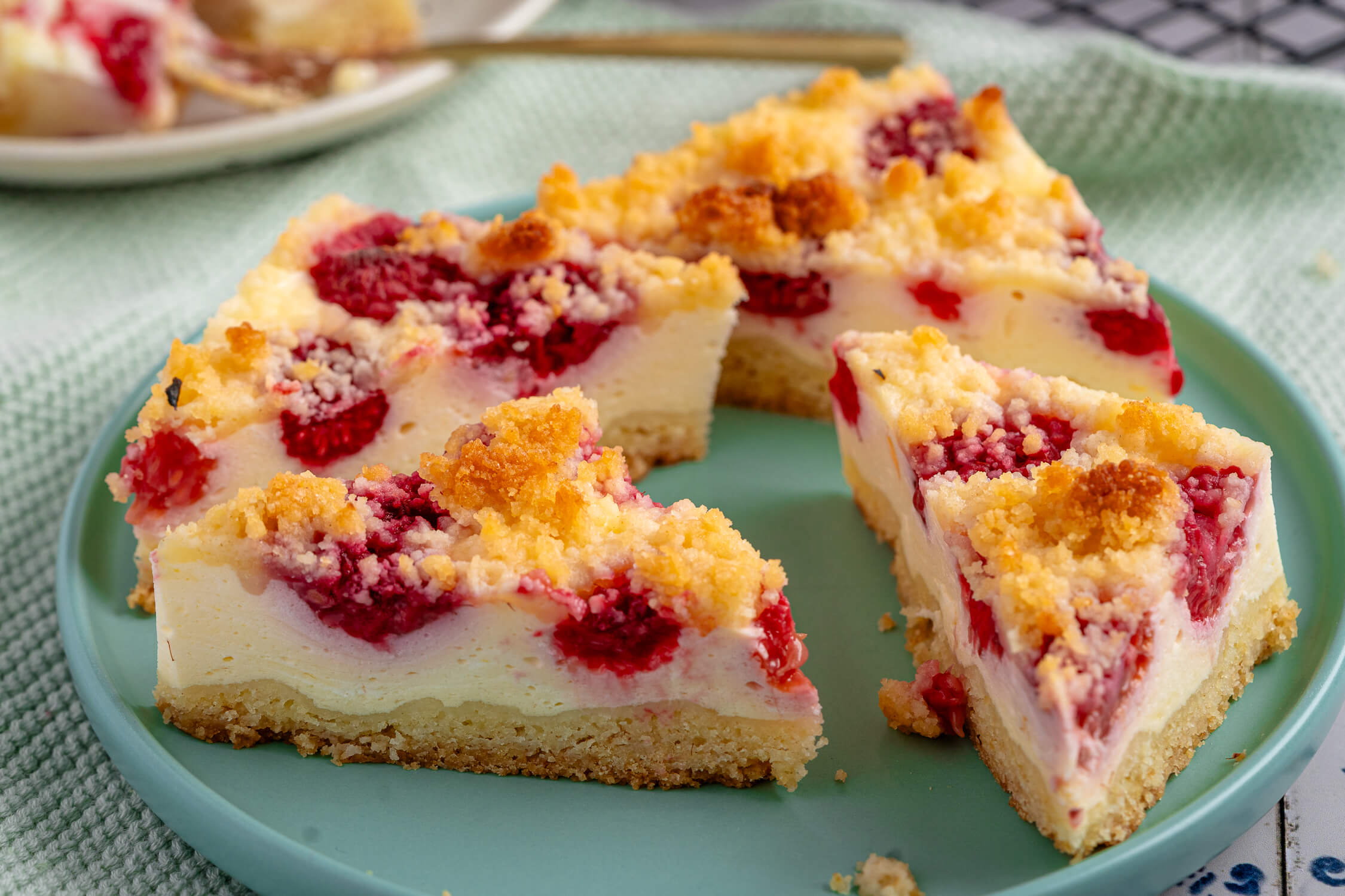 Quark-Himbeer-Kuchen mit Butterstreuseln