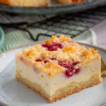 Quark-Himbeer-Kuchen mit Butterstreuseln