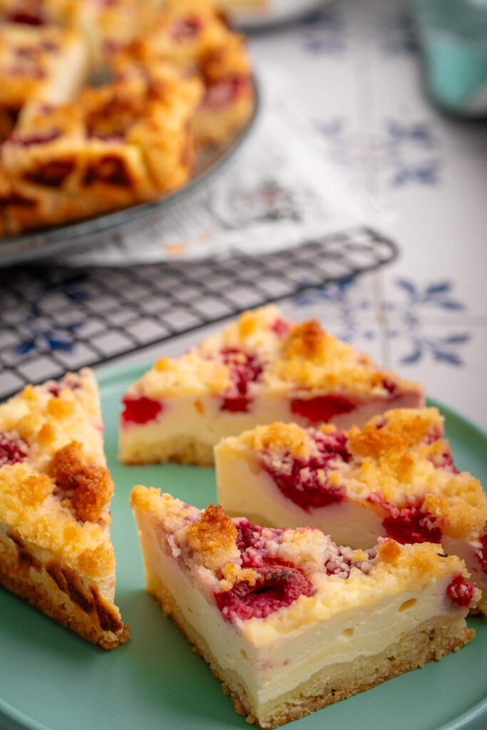 Quark-Himbeer-Kuchen mit Butterstreuseln - vom Blech