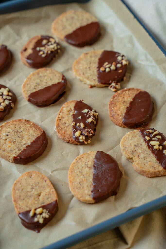 Super leckere Nusstaler - einfacher Plätzchenteig mit Nüssen