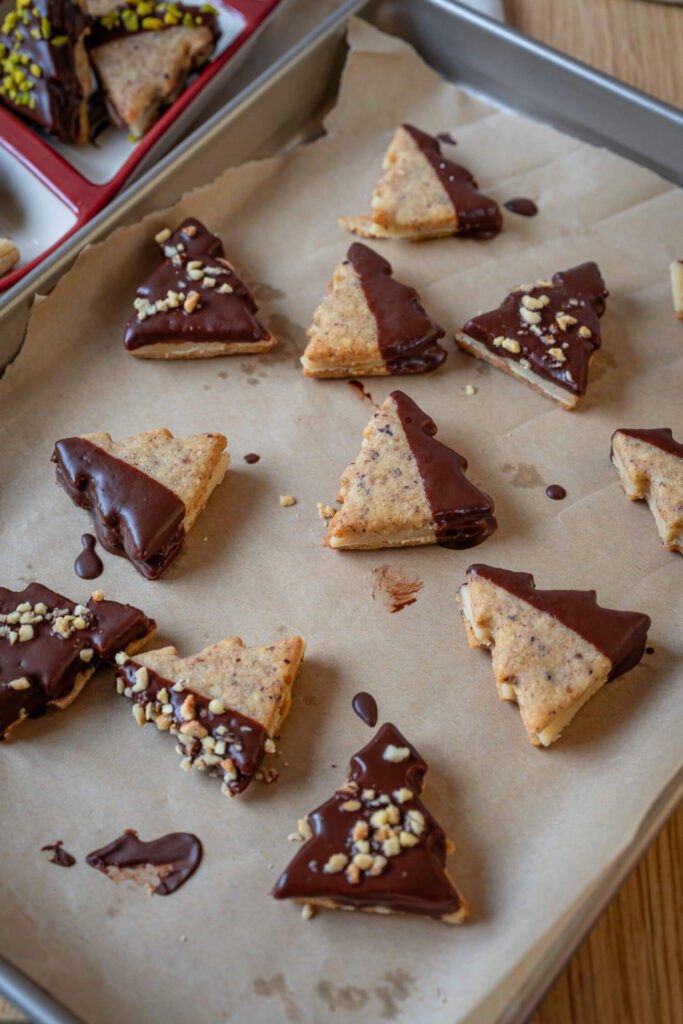 Tannenbaum Plätzchen mit Marzipan – einfach & festlich