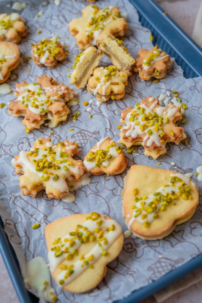 Diese Pistazien-Marzipan-Plätzchen musst du probieren – zart, hübsch und voller Marzipanliebe