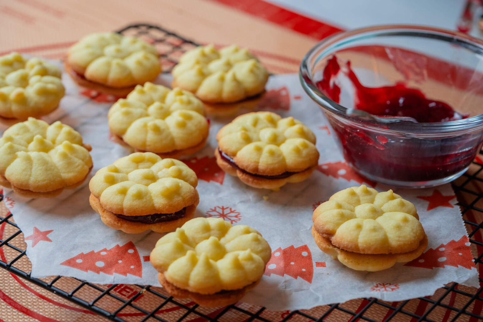 Plätzchen mit Marmelade - meine liebsten Marmeladenplätzchen Plätzchen mit Marmelade - meine liebsten Marmeladenplätzchen