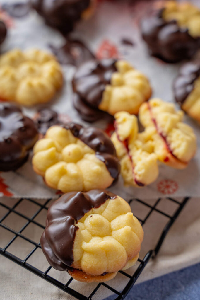 spritzgebäck mit marmelade	