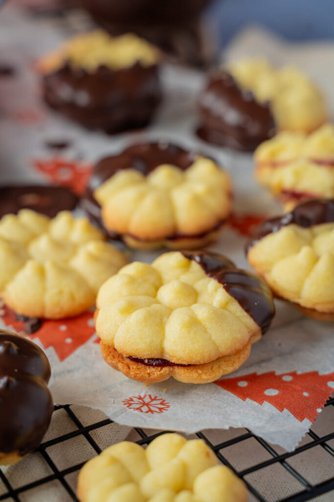 spritzgebäck mit marmelade	