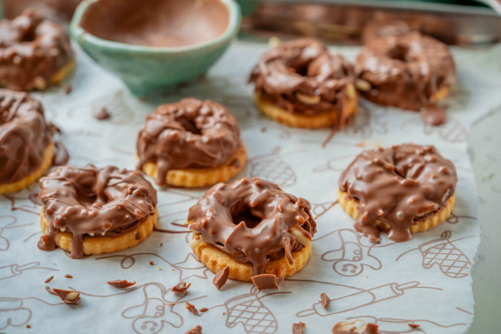 Weihnachtsplätzchen mit Nougat