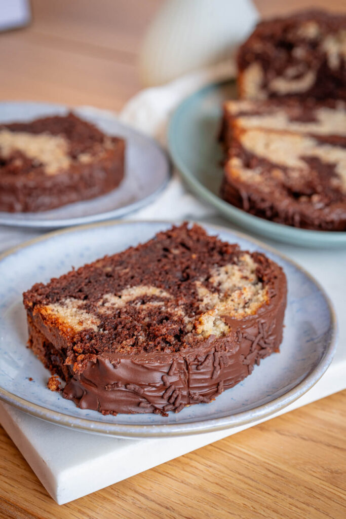Der saftigste Nuss-Marmorkuchen mit Nutella
