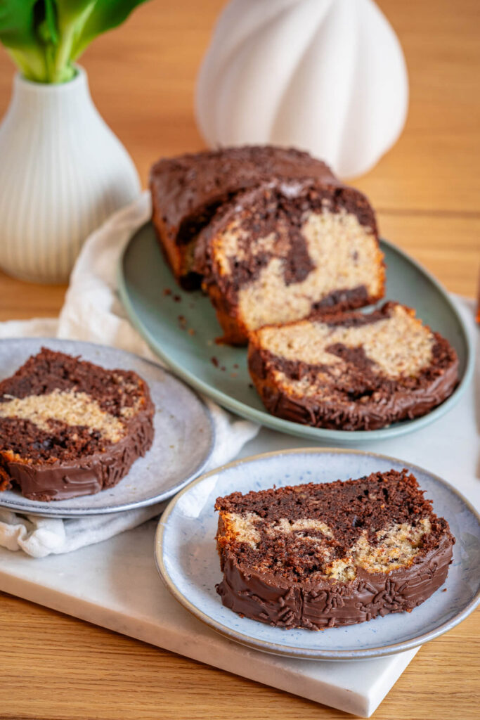 Der saftigste Nuss-Marmorkuchen mit Nutella-Topping