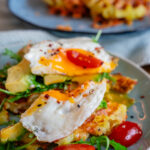 Kartoffelwaffel mit Spiegelei & Avocado