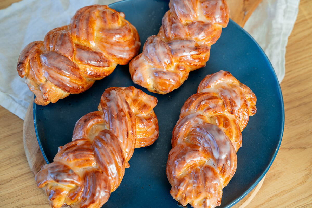 Super leckere kleine Hefezöpfe