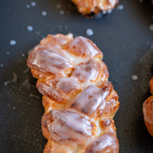 Mini Hefezöpfe mit Zuckerguss