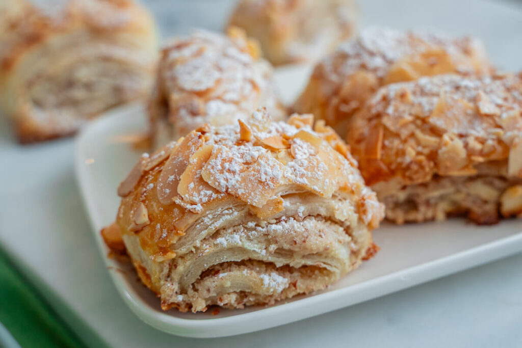 schnelle Kuchen - 30 Minuten Teilchen mit Marzipanfüllung 