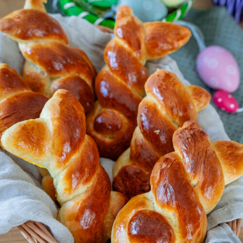 Hefehasen für das Osterfrühstück