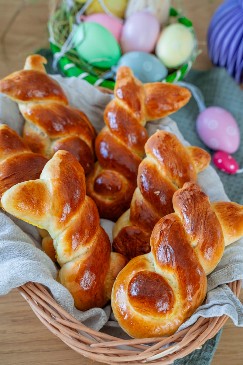Hefehasen für das Osterfrühstück