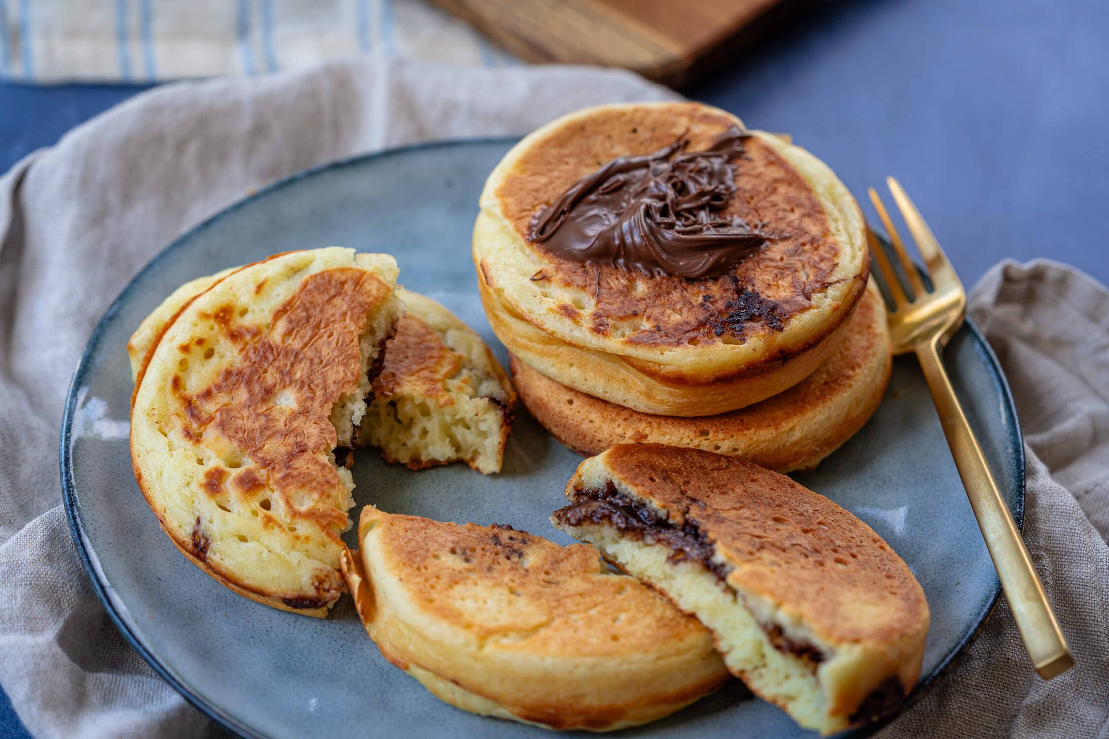 Fluffige Pancakes mit Schokocreme Füllung