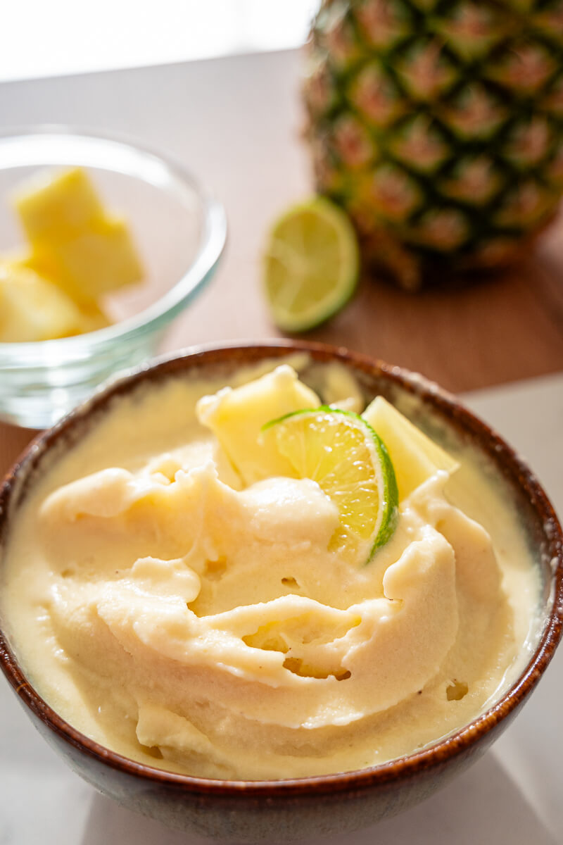 SCHNELLES EIS MIT ANANAS