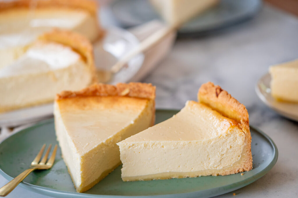 Der perfekte Käsekuchen mit Boden - einfach & super cremig