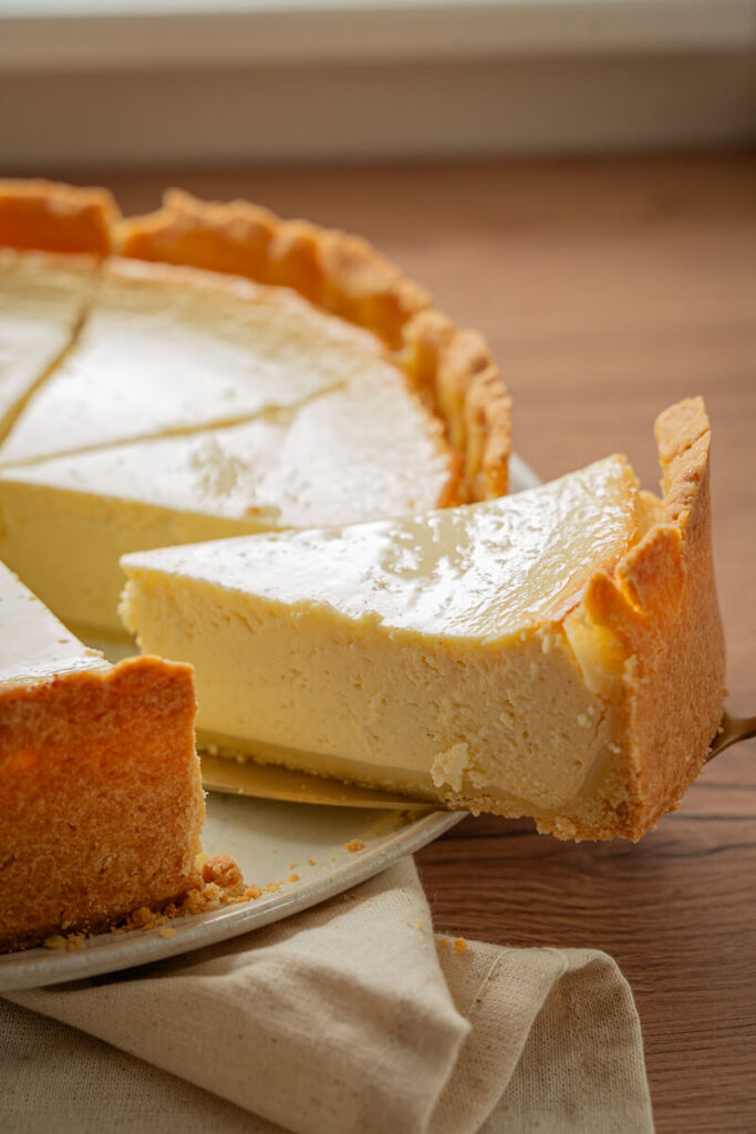 Der perfekte Käsekuchen mit Boden - einfach & super cremig